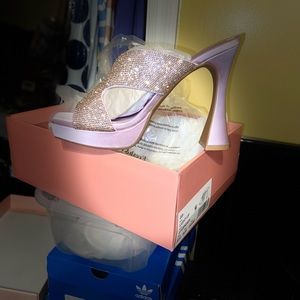 Elegant evening shoes, size 9. Lavender with bling